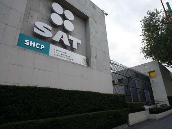 SAT denuncia que más de 300 empresas operan con facturas falsas