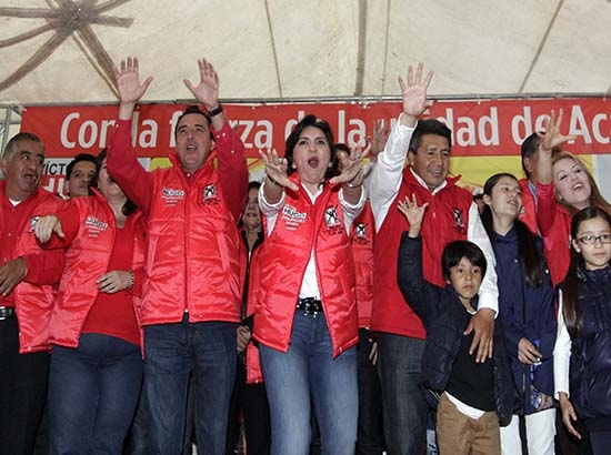 Ivonne Ortega llega a apuntalar a candidato en Acajete