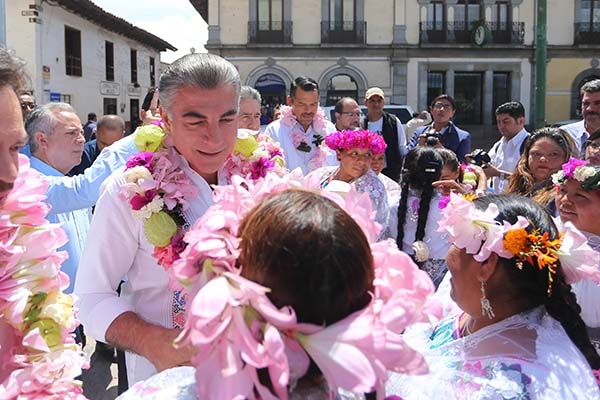 Tony Gali conmemora el Día Internacional de los Pueblos Indígenas en Zacatlán