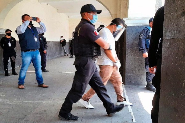 Trasladan a 14 reos peligrosos de Huejotzingo a penales de Tepexi y Ciudad Serdán
