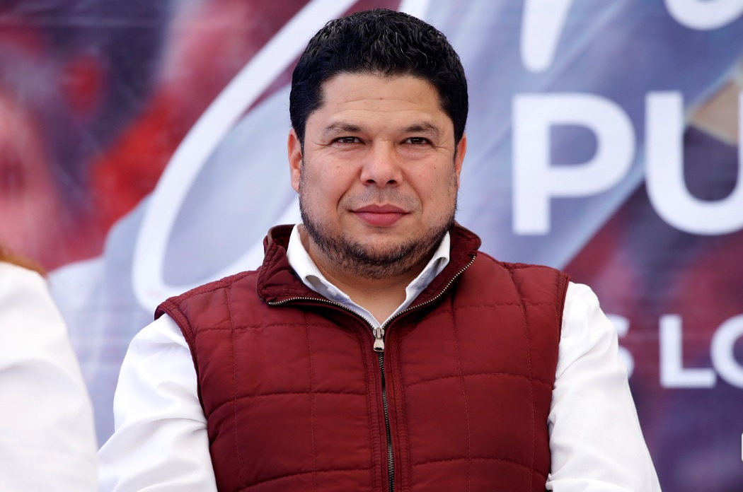 Biestro se registra para ser candidato de Morena a la alcaldía de Puebla