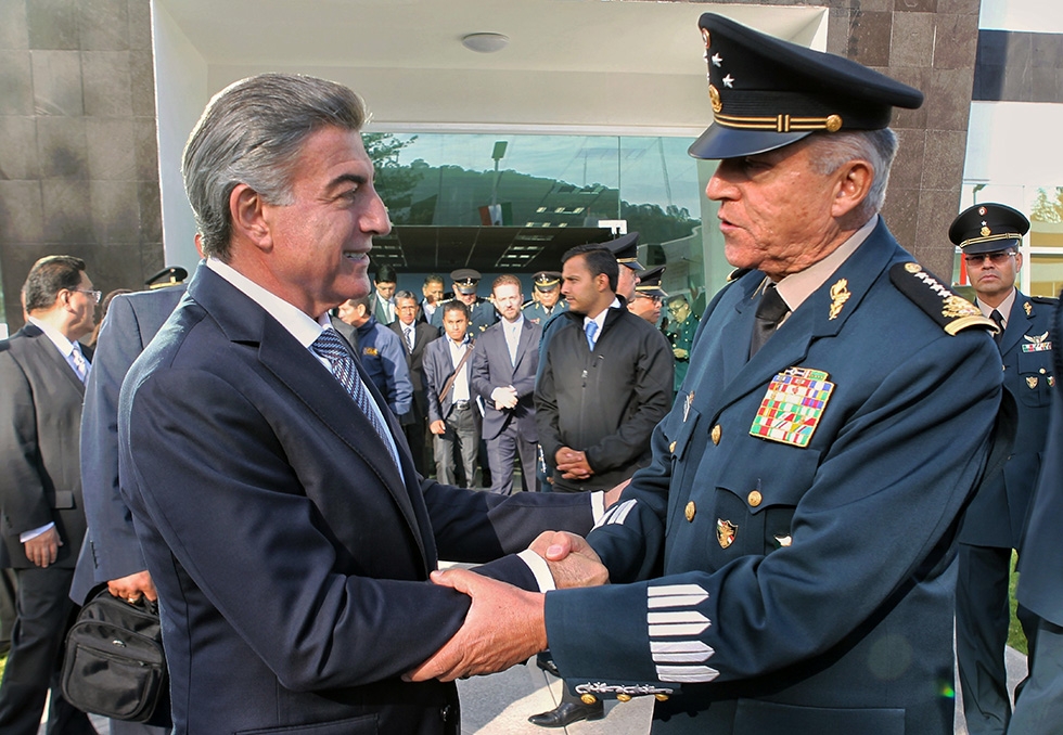 Sedena y Tony Gali reconocen a militares por su labor tras el sismo en Puebla