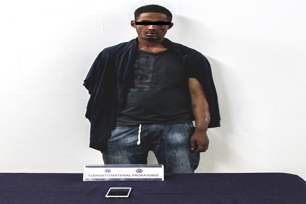 Despojó a ciudadano de su teléfono celular y policía lo aseguró en Riego Norte