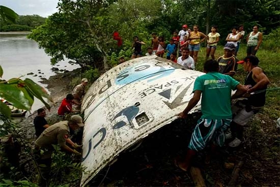 Pescador halla restos de cohete espacial en la selva del Amazonas