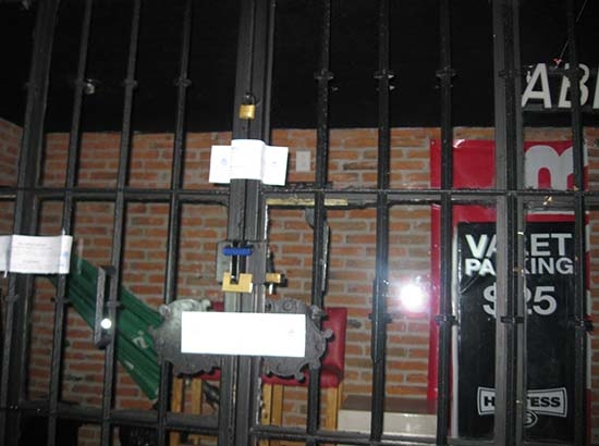 Rescatan a 12 mujeres en el bar Hostess de Puebla