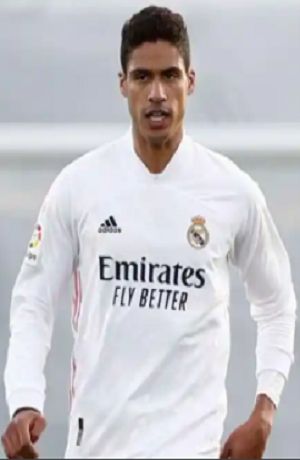 Rafael Varane es nuevo futbolista del Manchester United