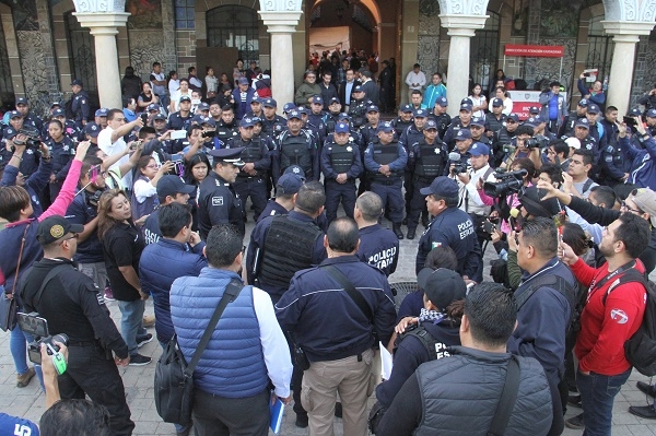 SSP halla en Tehuacán 20 policías piratas; toma el control del municipio