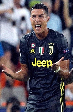 VIDEO: Cristiano Ronaldo llora tras expulsión con la Juve en la Champions