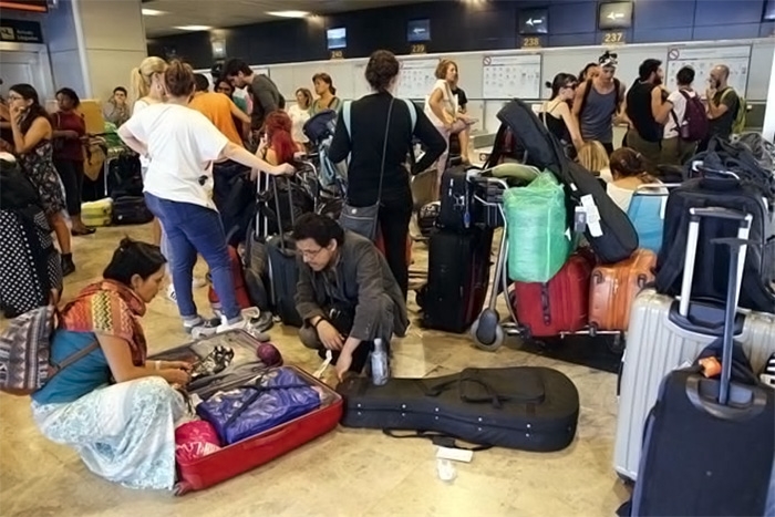 Llevan 15 días varados en Madrid 200 pasajeros de Aeroméxico