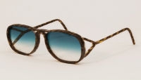 Conoce los lentes hechos de cabello humano
