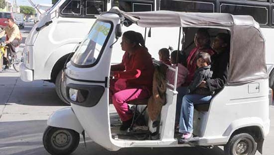 Mototaxis de Puebla deben acatar la ley: diputado del PAN