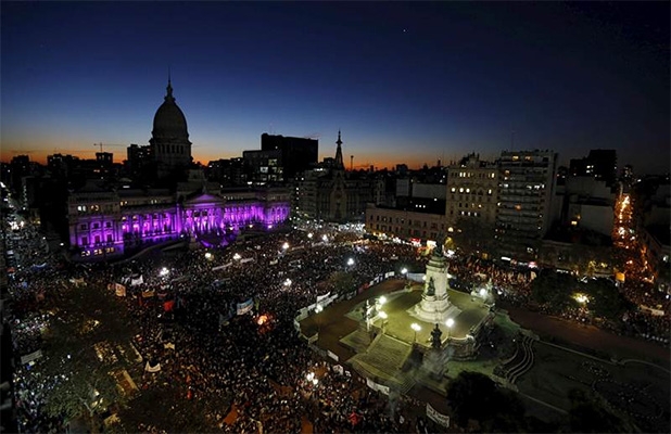 “Ni una menos”, gritan en Argentina ante ola de feminicidios