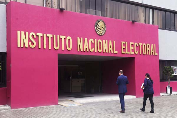 ¿Quiénes son los nuevos consejeros del INE?