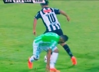 VIDEO: La última genialidad de Ronaldhino en el futbol brasileño
