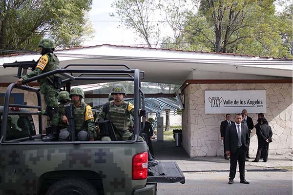 Federales llegan por Mario Marín al funeral de su padre pero el “góber precioso” no se presenta