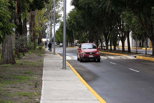 Ayuntamiento de Puebla relamina avenida en la zona sur poniente de la ciudad
