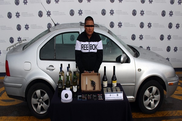 Asaltante de al menos 14 negocios en Puebla fue capturado por la policía