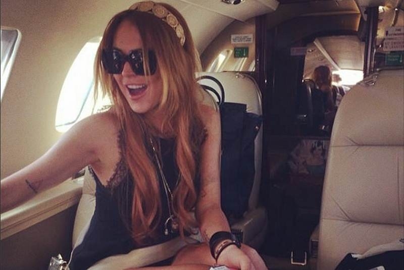 Lindsay Lohan luce semidesnuda en selfie