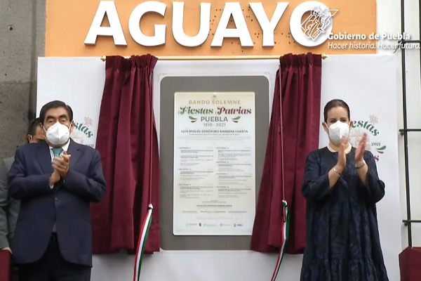Develan bando solemne para los festejos patrios en Puebla