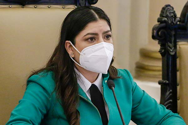 Claudia Rivera dispuesta a comparecer ante el Congreso para aclarar cuentas
