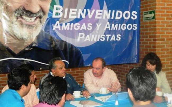 Consejero del IEE, atrapado operando elección interna del PAN