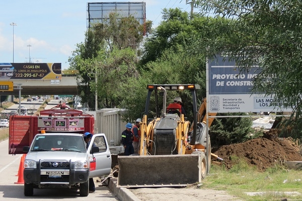 Retroexcavadora provocó fuga de gas en la Vía Atlixcáyotl