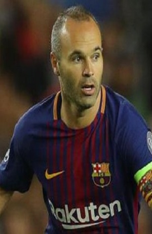 VIDEO: Entrevista a Iniesta casi acaba en tragedia; 18 lesionados tras caer grada