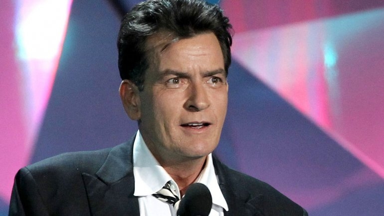 Charlie Sheen atacó a su dentista con un cuchillo
