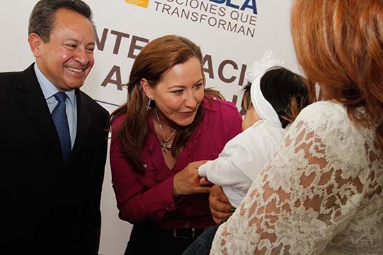 DIF Puebla integra a 7 menores a familias adoptivas