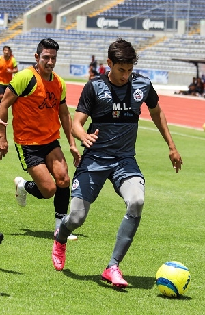 Jugar en Lobos BUAP, una gran responsabilidad: Mauro Lainez