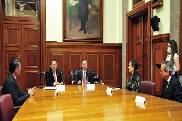 Presidente del TSJ de Puebla acude a la SCJN para firma de convenio