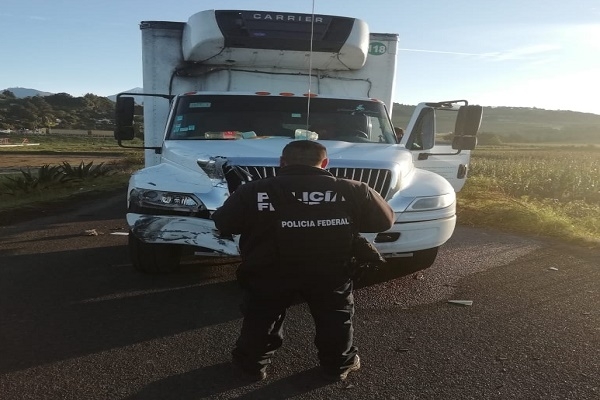 Asaltantes de tráilers protagonizaron balacera con policías federales en Cuacnopalan
