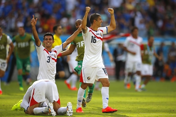 Costa Rica derrotó 1-0 a Italia y avanza en el Grupo de la Muerte