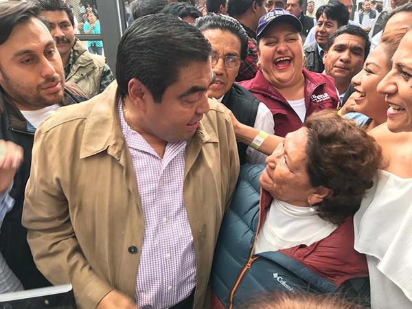 Barbosa acudió a la sede del recuento de votos