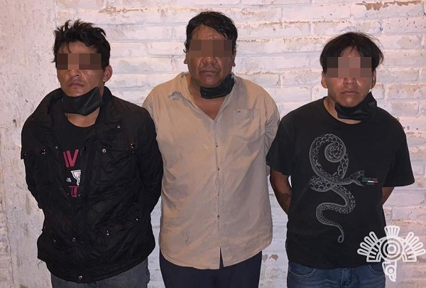 Trío de narcomenudistas fue asegurado con 50 dosis de droga en Tehuacán