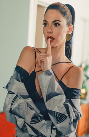 Livia Brito presume figura en leggins para redes sociales