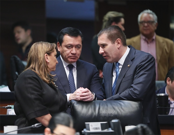 Senado aprueba a los “superdelegados” de AMLO