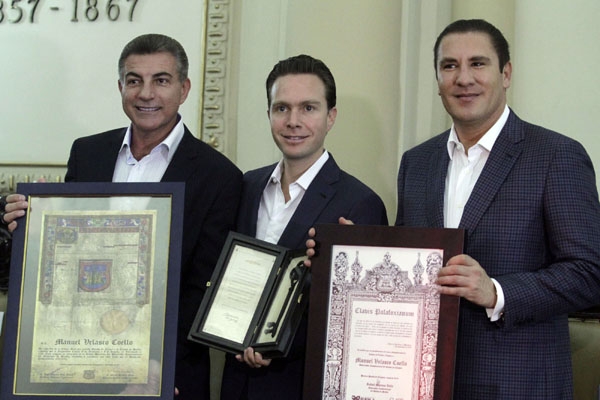 RMV y Velasco Coello inauguran sede de Chiapas del Festival 5 de Mayo