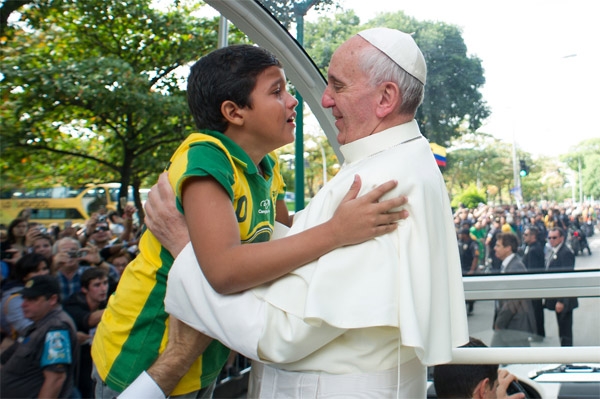 Papa Francisco pide perdón por abusos de sacerdotes pederastas