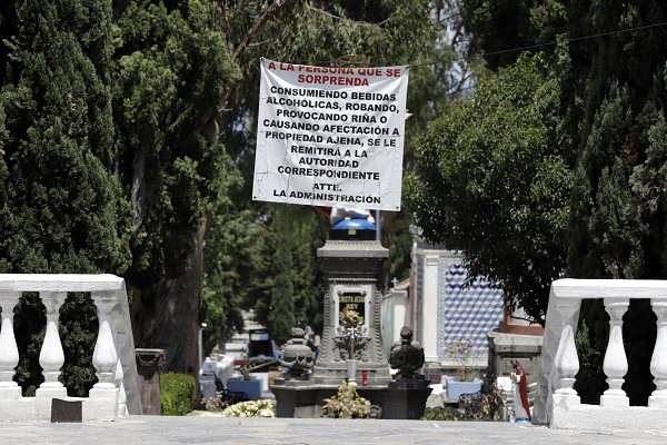 Panteones de Puebla permanecerán abiertos 1 y 2 de noviembre: Rivera