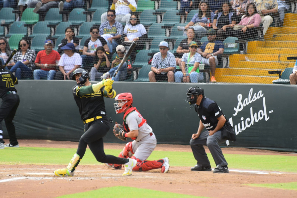 Pericos vs Leones de Yucatán se suspende por caída de ceniza en Puebla capital