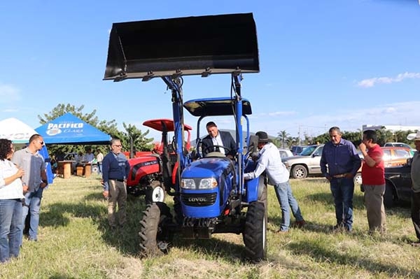 En Atlixco realizan la primera Feria Agroalimentaria y entregan apoyos a 242 productores