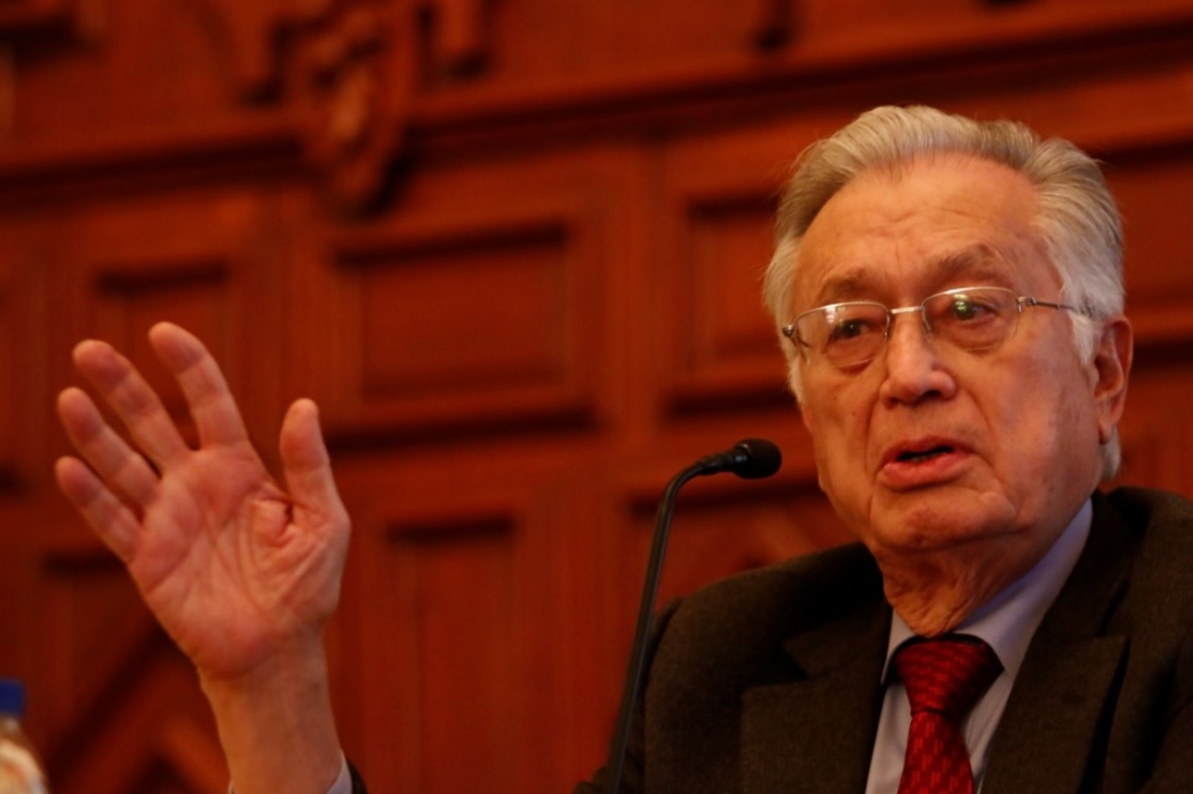 Bartlett se dice tranquilo ante investigación de la Función Pública