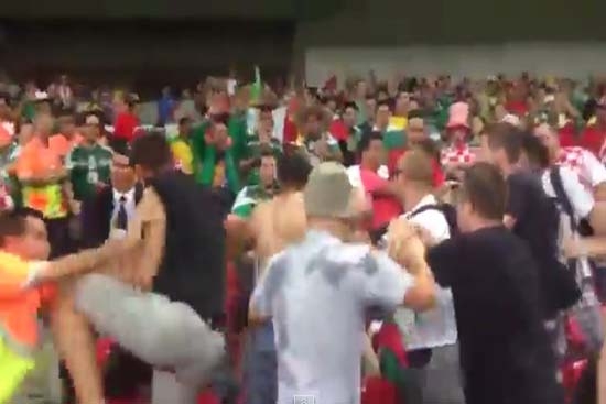 VIDEO: Mexicanos y croatas se liaron a golpes durante partido en Recife