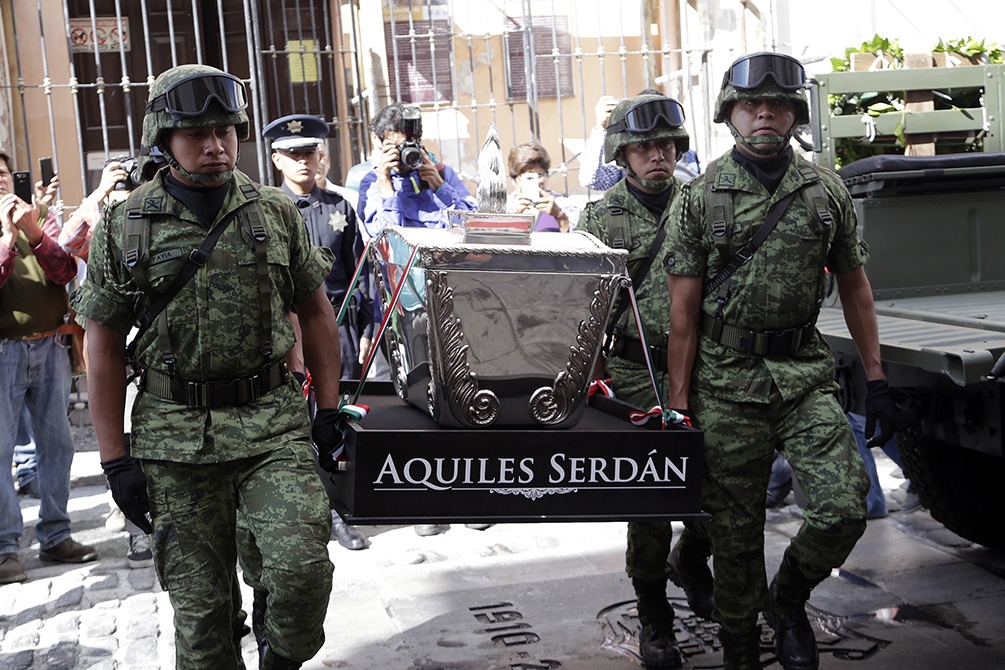 FOTOS: Restos de los Hermanos Serdán regresan a su casa en la 6 Oriente