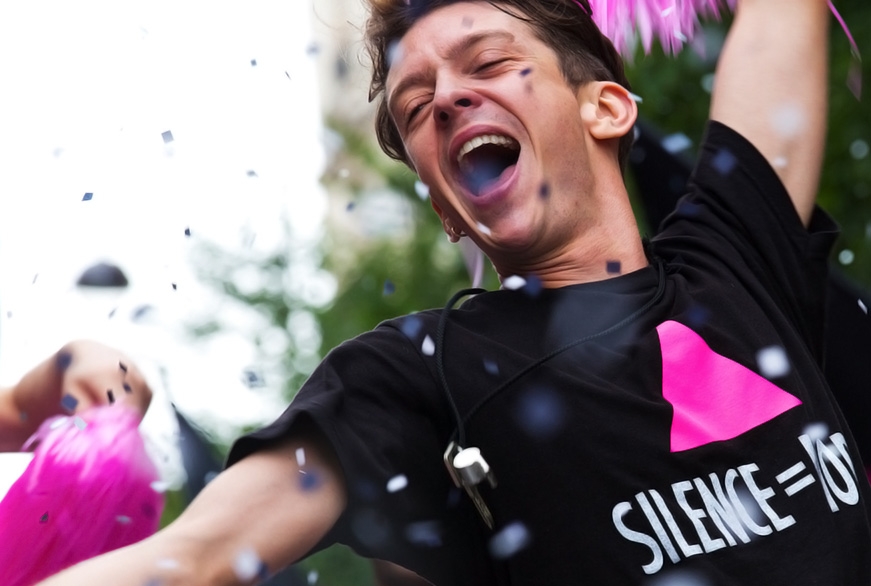 120 latidos por minuto: La lucha social contra el SIDA