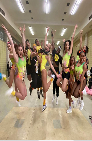 Dua Lipa presenta nueva versión de “Physical”