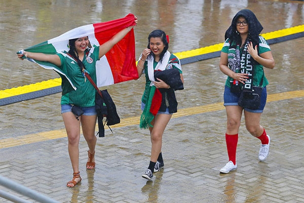 FOTOS: La lluvia no apaga la pasión mexicana en Natal