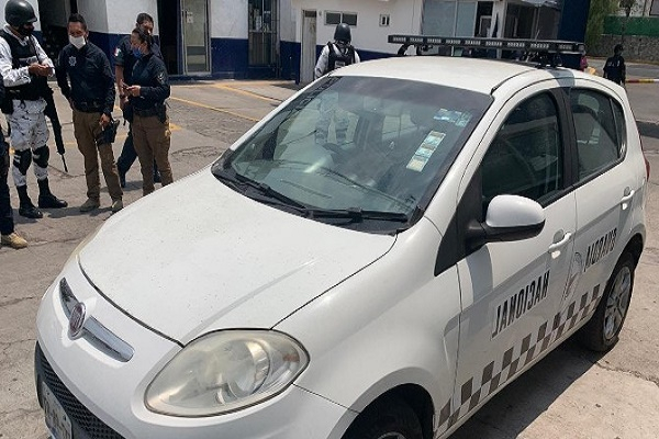 Detienen a sujetos con droga en patrulla falsa de la Guardia Nacional en Puebla