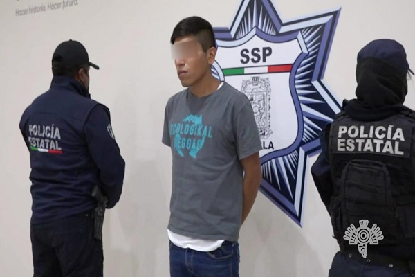 Narcomenudista es asegurado en Puebla; tenía “mercado” en WhatsApp y Facebook